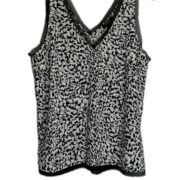 Halogen Top Women Medium Sleeveless Sheer Raw Trim Hem Black & White Layers M - Picture 5 of 8